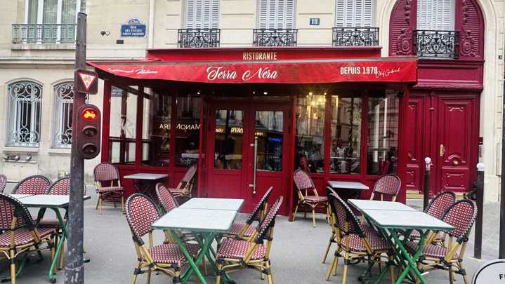 A Paris café