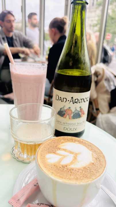 A Paris café